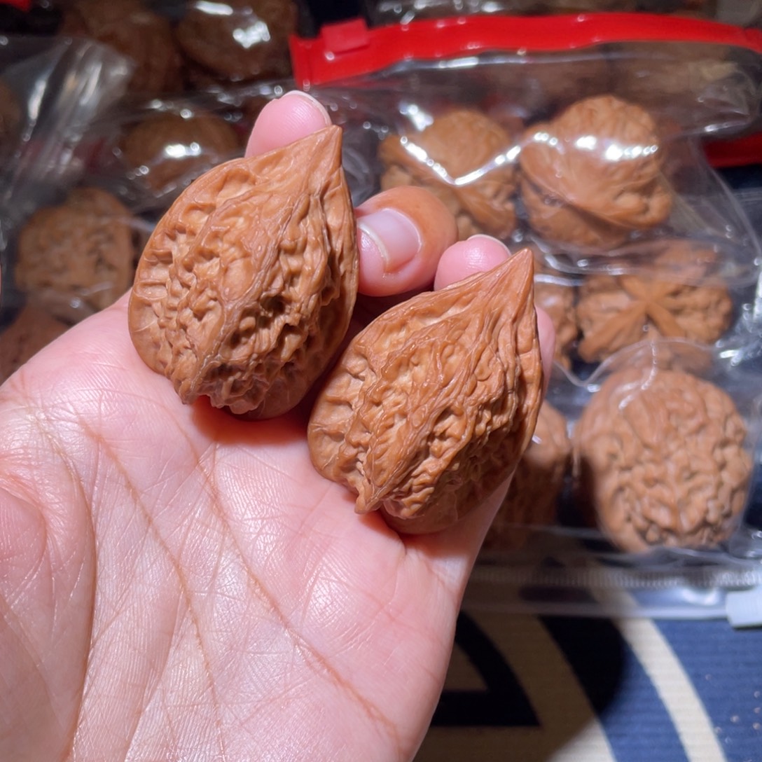 吊坠文玩核桃全品柳叶鸡心31