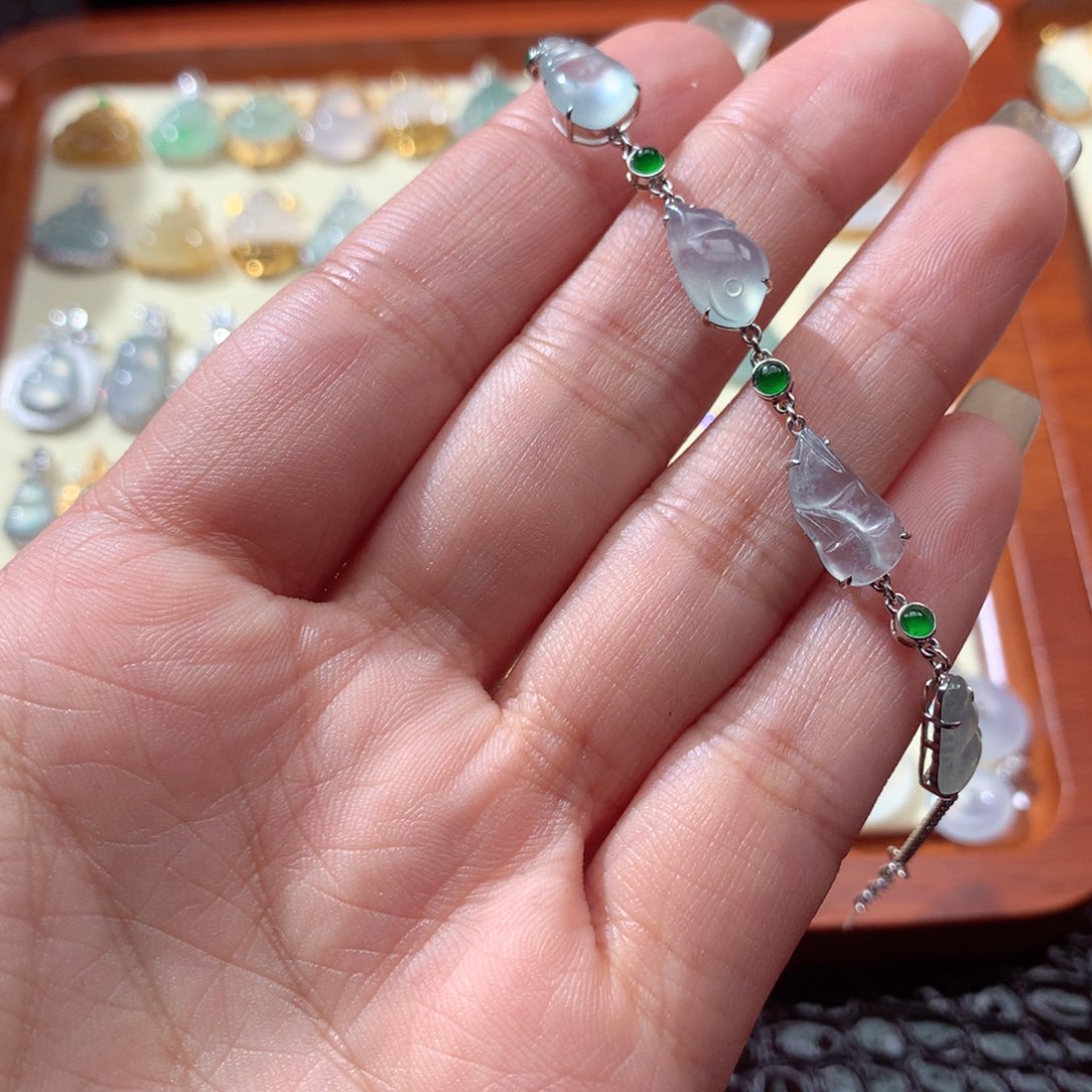 翡翠颈饰18K金镶嵌A***饭翡翠