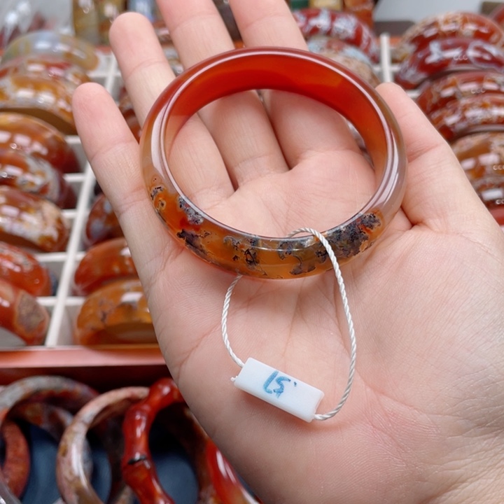 玛瑙/玉髓手镯未镶嵌海*57