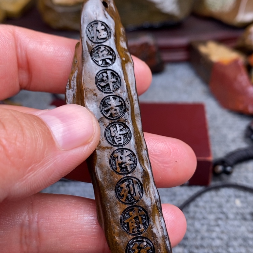 【闪购商品】原石雕刻手把件