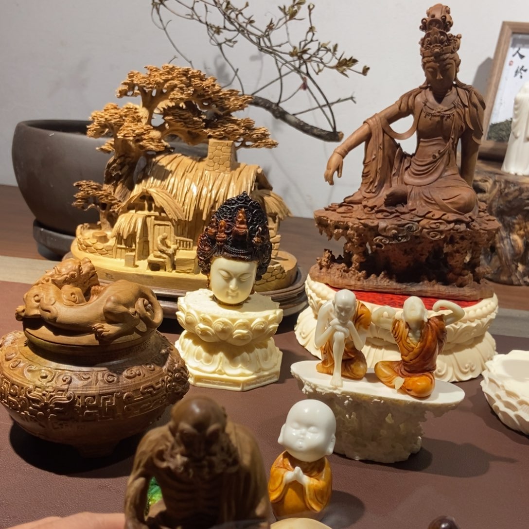 景***付檀香木工艺品摆件