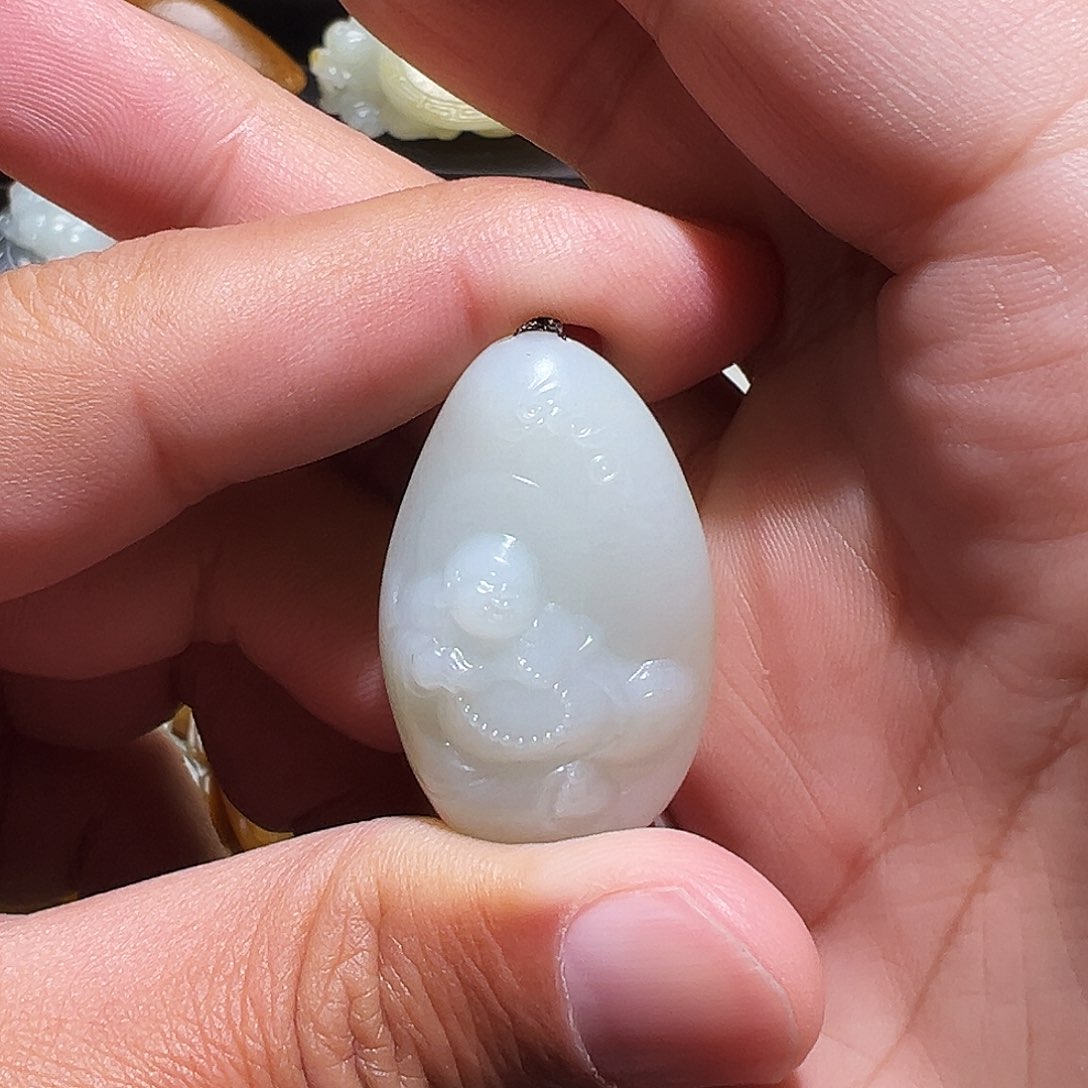 和田玉颈饰未镶嵌东****练