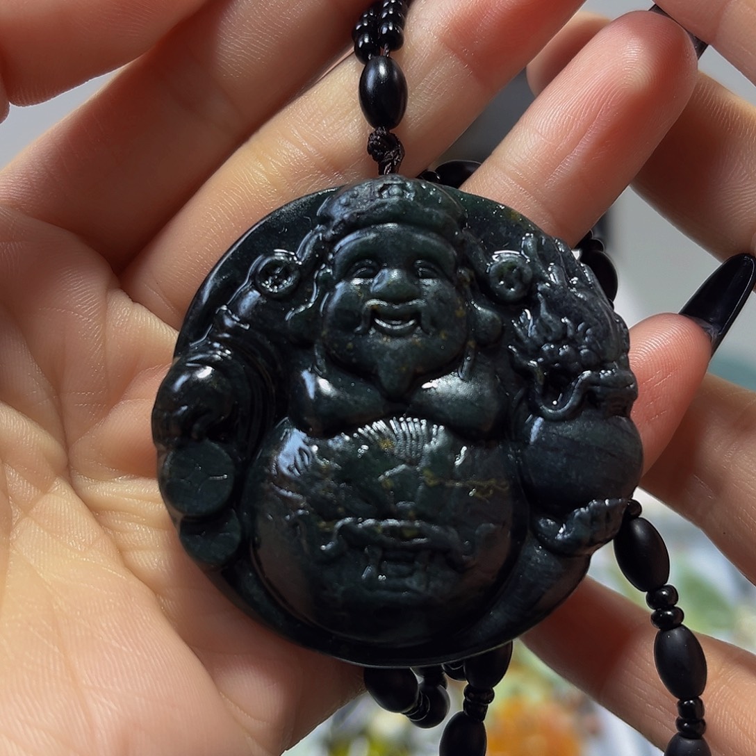 蛇纹石玉未镶嵌颈饰