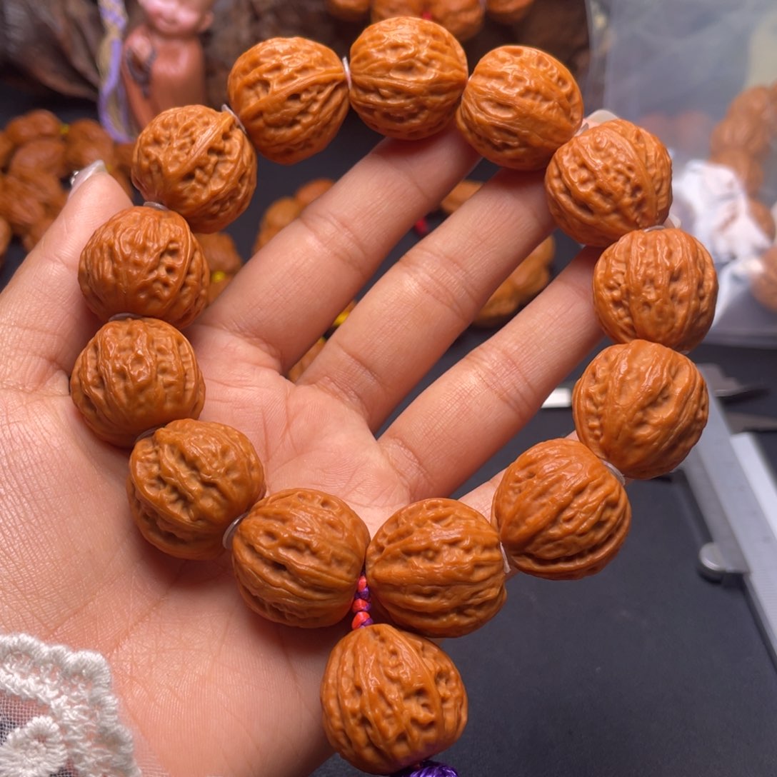 文玩核桃吊坠水蜜桃八棱