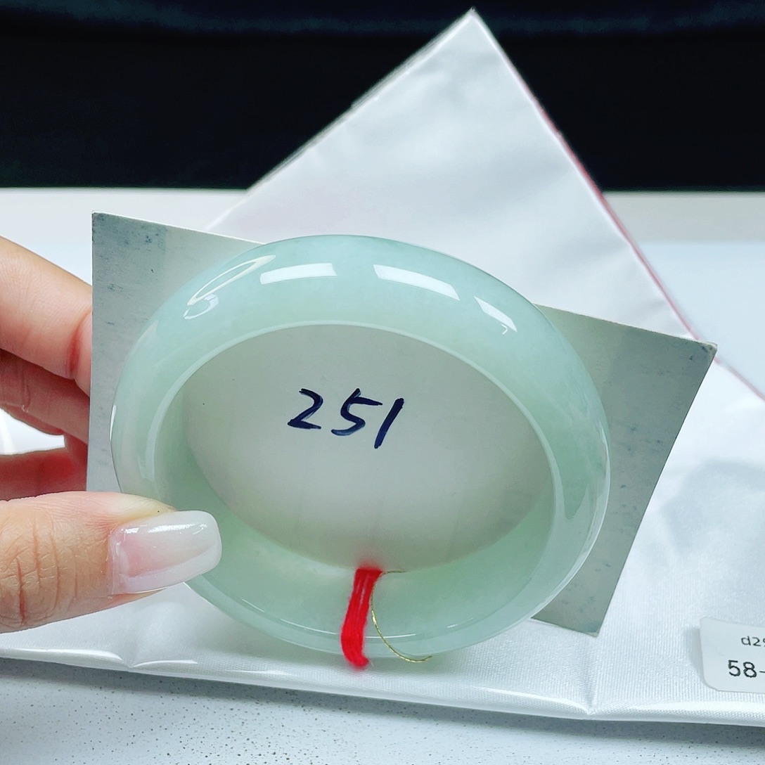 翡翠未镶嵌手镯 正圈58 