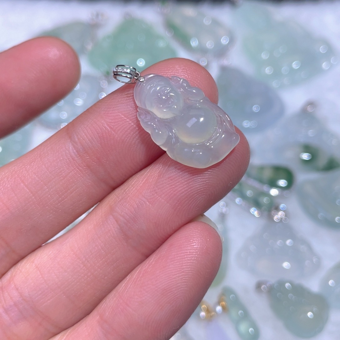 翡翠18K金镶嵌颈饰翡翠