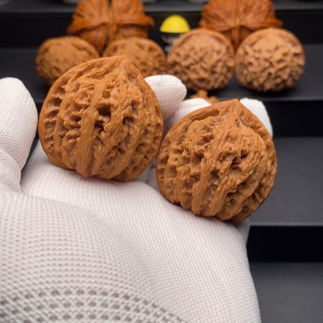 文玩核桃把件45尺野生九龙筋