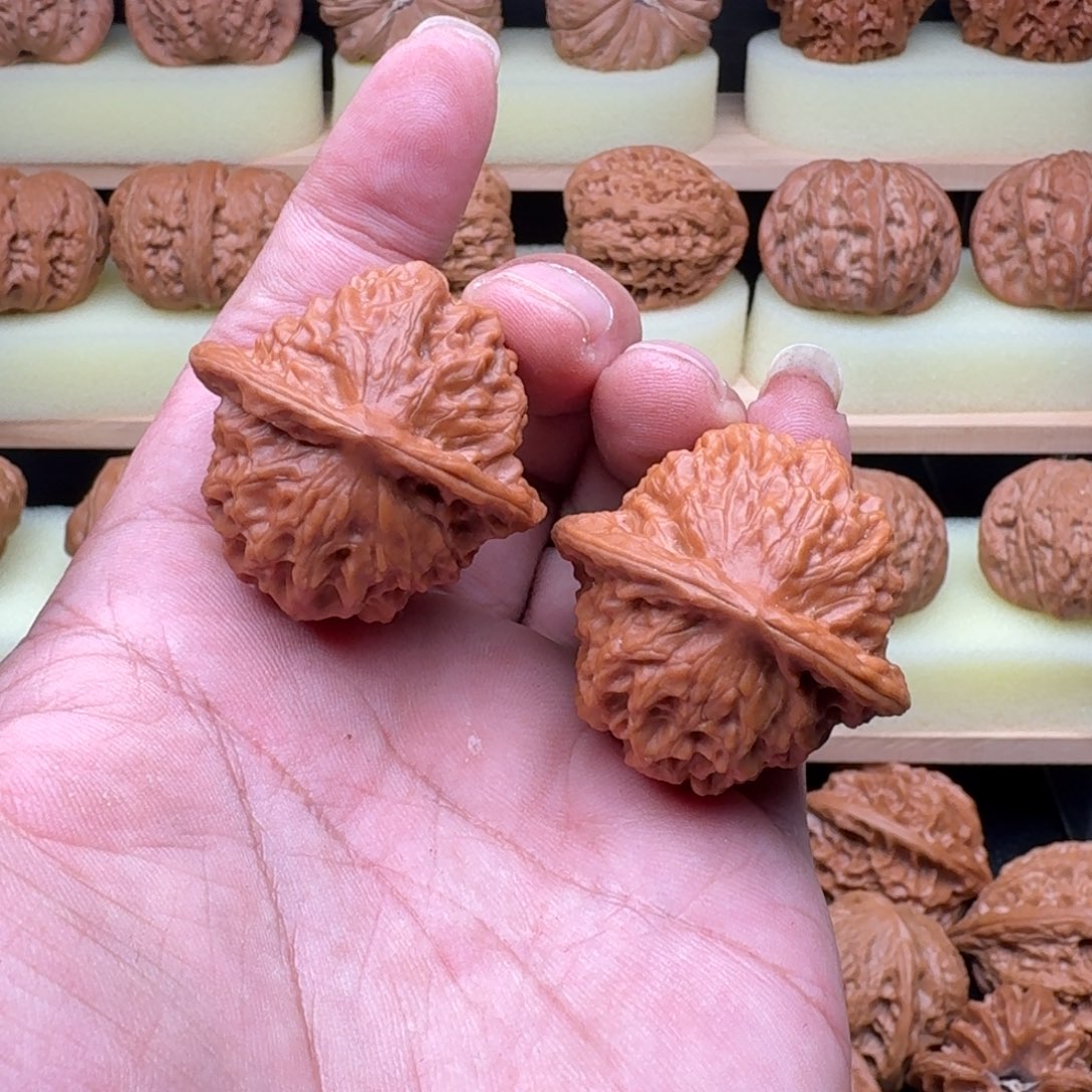 文玩核桃吊坠瓷娃娃38