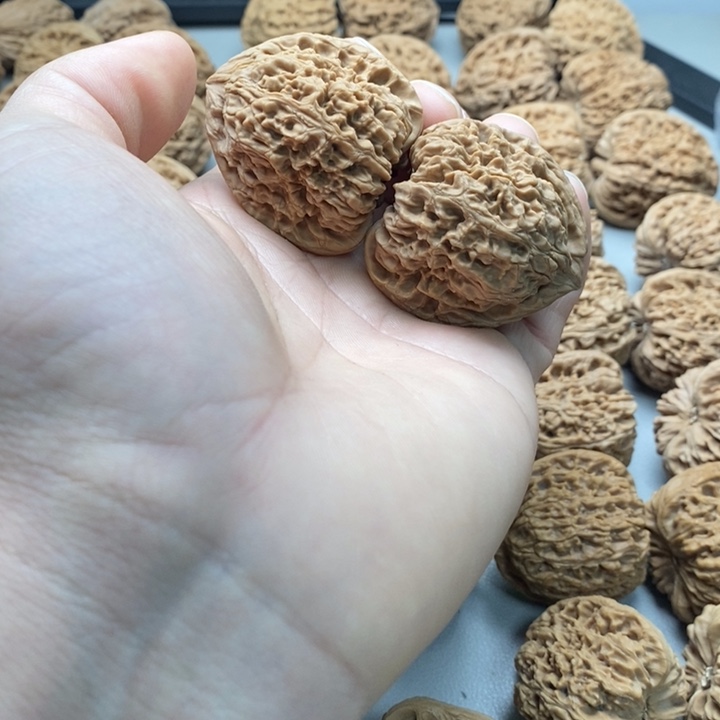 呱***牛文玩核桃吊坠妖疆南疆石