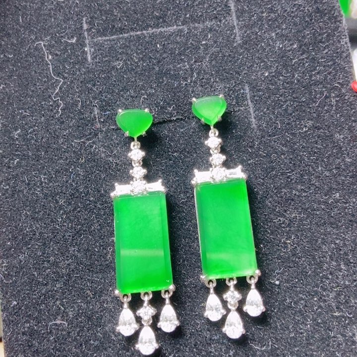 翡翠颈饰18K金镶嵌          