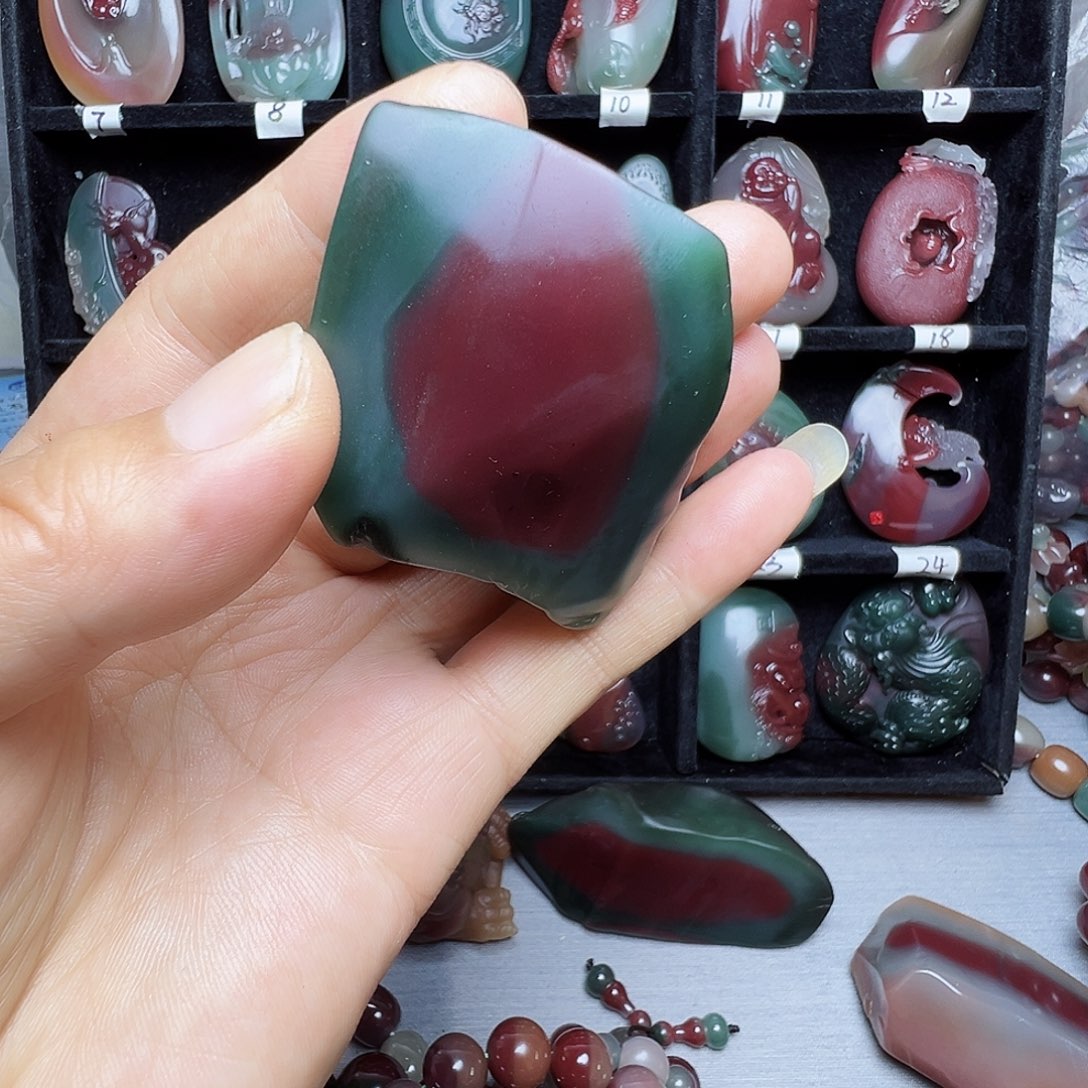 李***玛瑙/玉髓颈饰未镶嵌