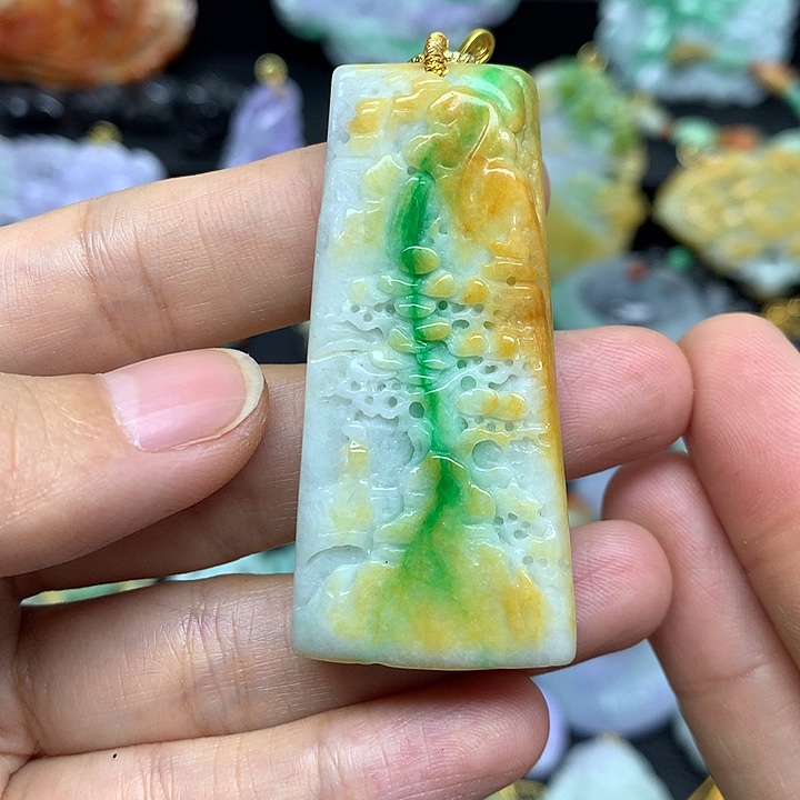 翡翠未镶嵌颈饰翡翠