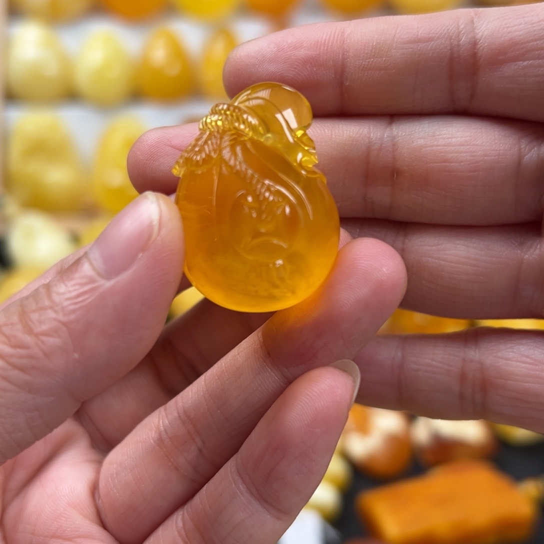 蜜蜡未镶嵌颈饰7.9克