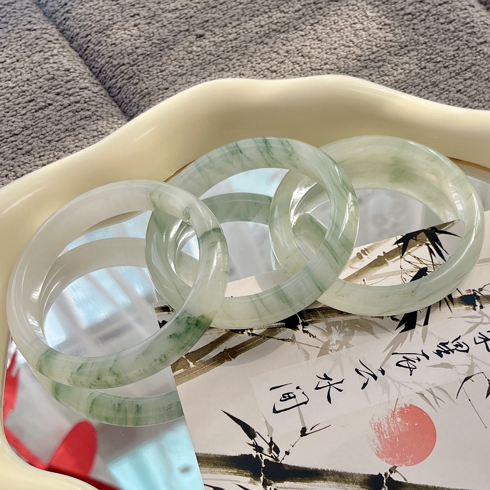 新疆天然冰底带翠飘花金丝玉石天山翠百搭手镯纹路多样性拍一发一