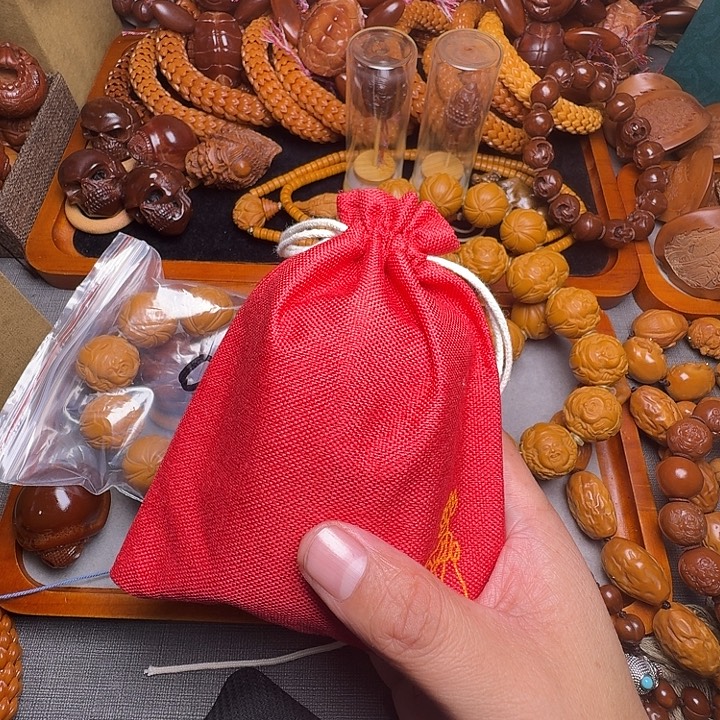 橄榄核吊坠您的孩子王