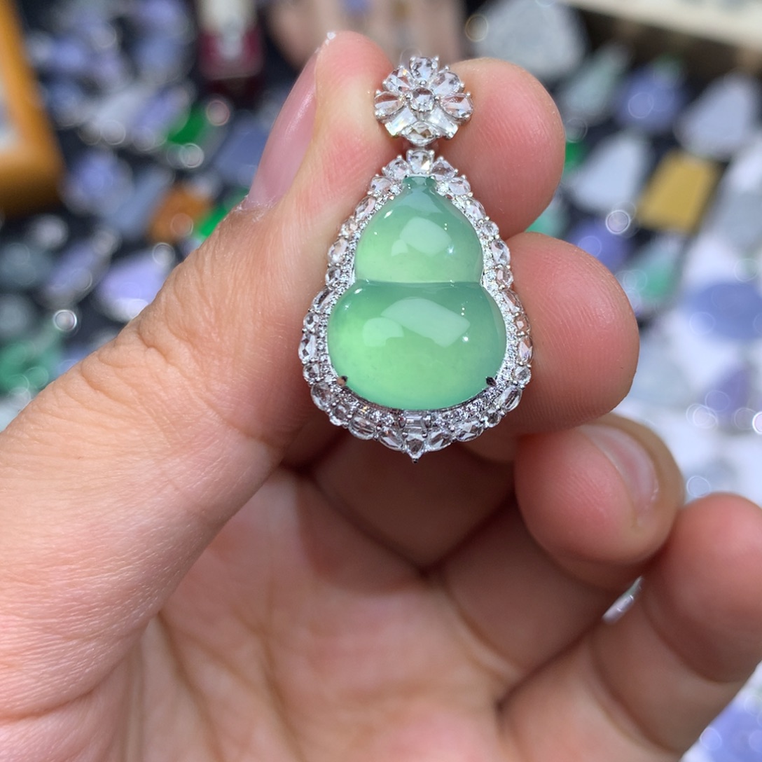 翡翠18K金镶嵌吊坠(不含链)签收后48小时鉴赏期