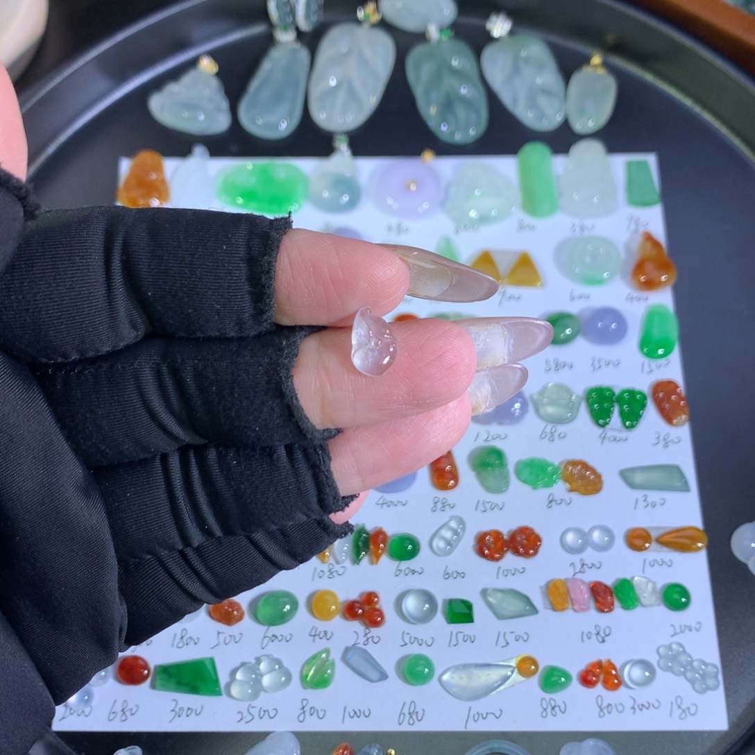 翡翠未镶嵌吊坠(不含链)冰玉兰