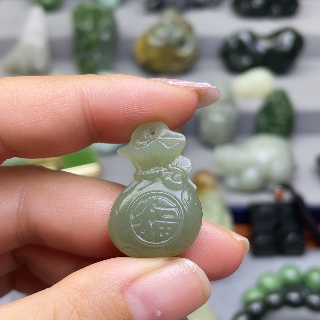 和田玉未镶嵌挂件