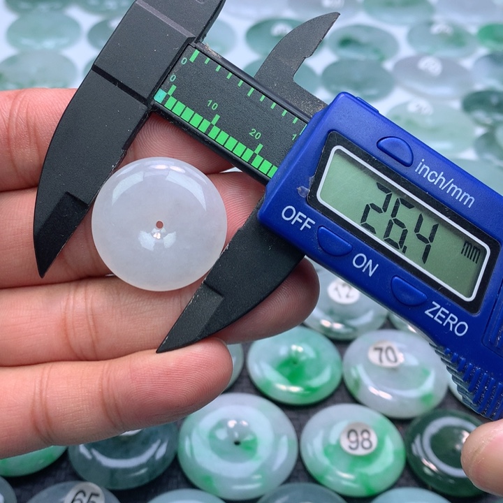 翡翠颈饰未镶嵌缅甸天然A货翡翠