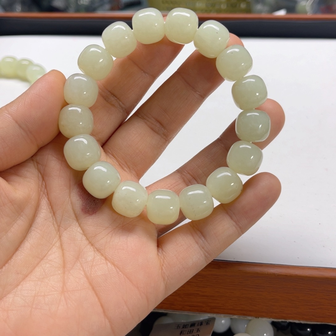 未镶嵌手链和田玉