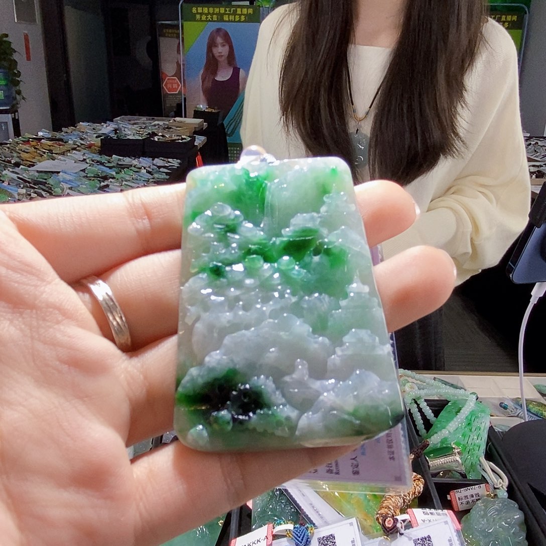 颈饰未镶嵌翡翠翡翠