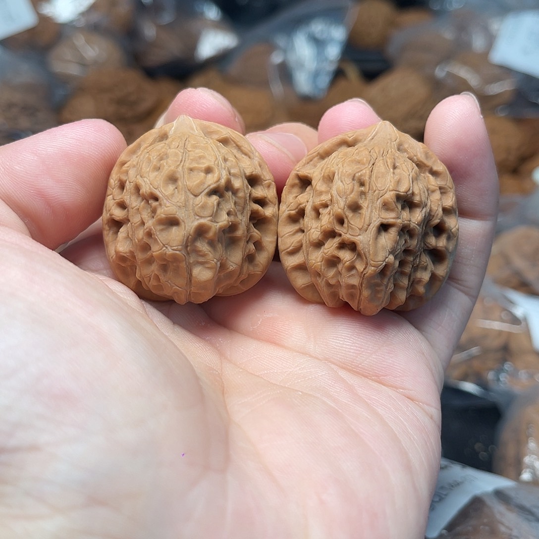 1文玩核桃火麒麟34-040