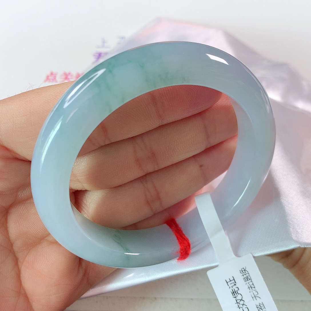 翡翠手镯未镶嵌?**~ 正圈
