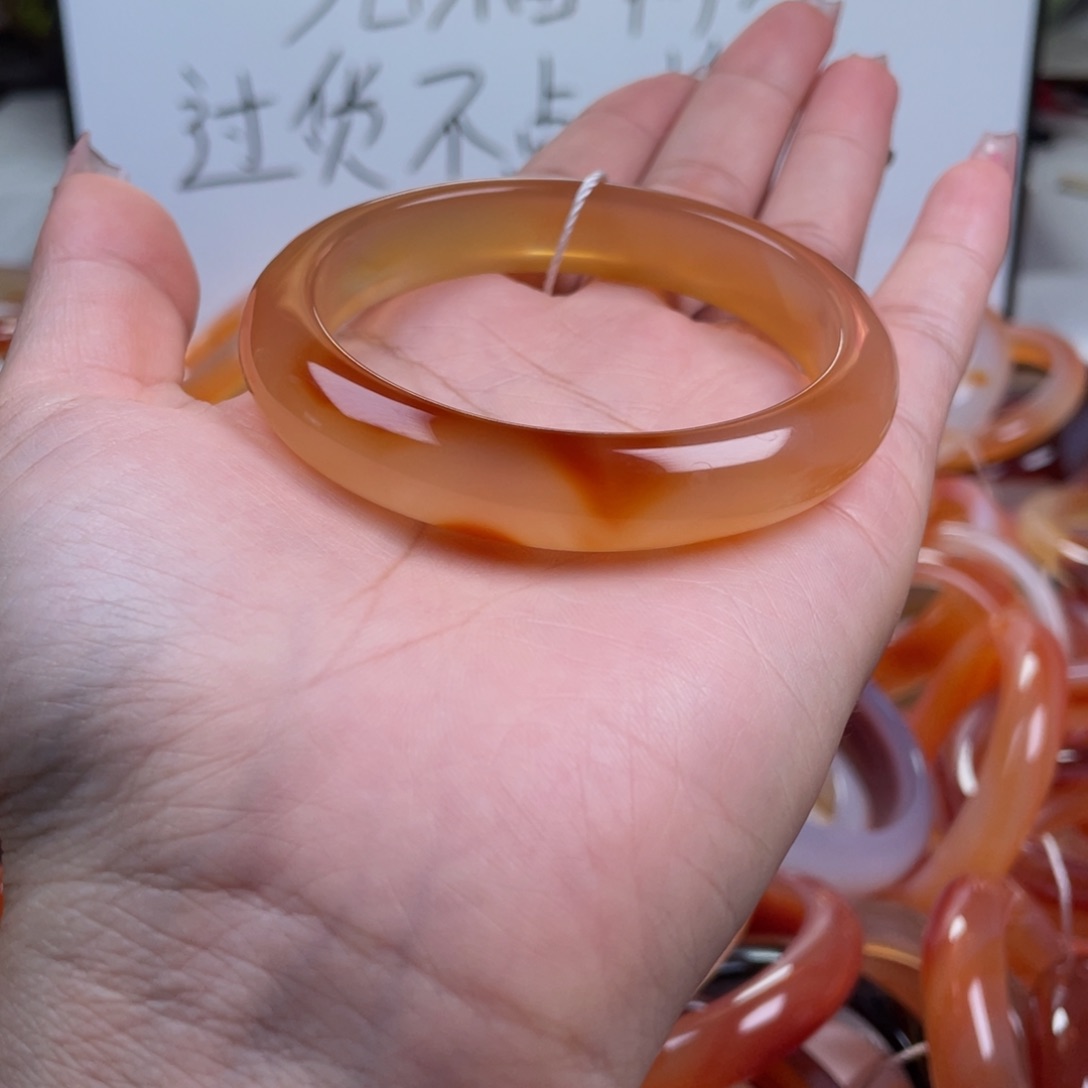 玛瑙/玉髓手镯未镶嵌