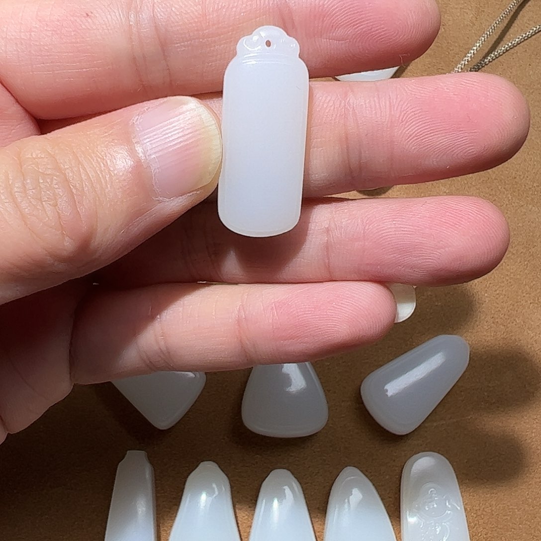 和田玉挂坠未镶嵌扬**风