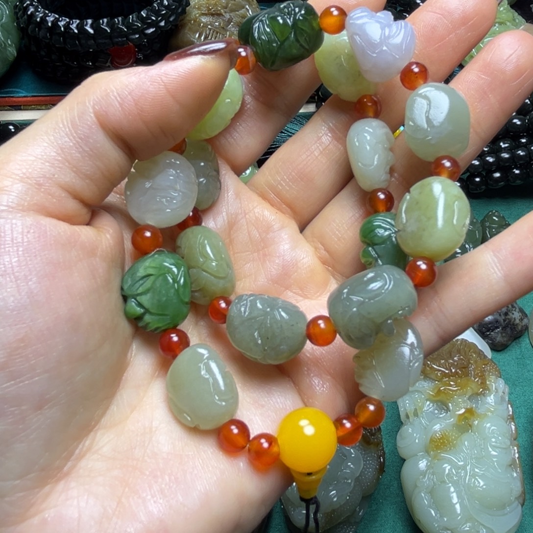 冷***眸和田玉未镶嵌把件