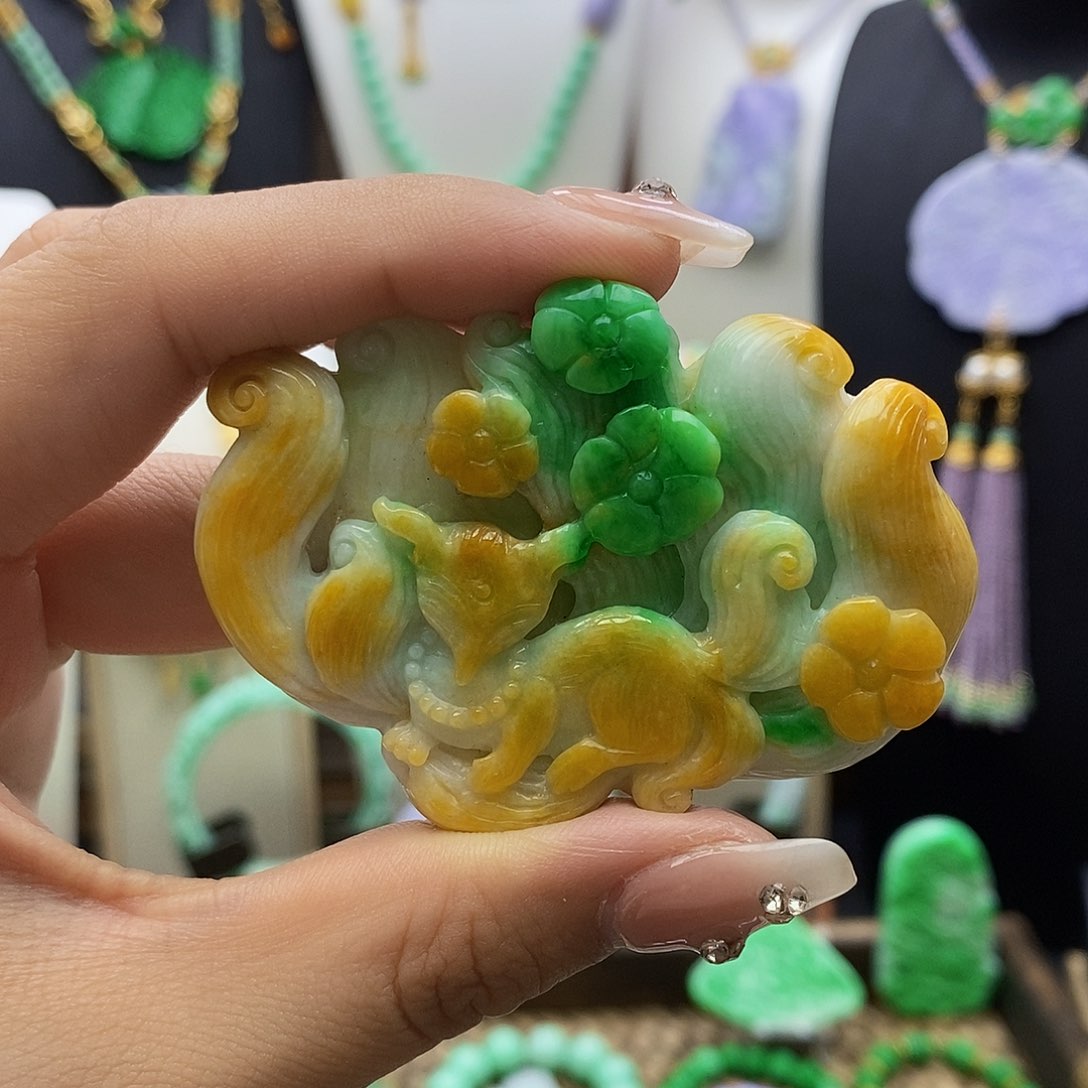 翡翠颈饰未镶嵌天然