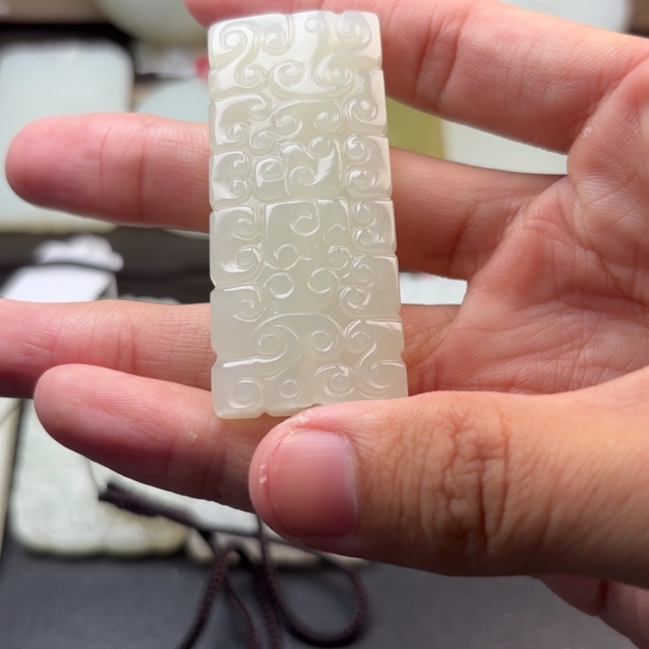 尽***8和田玉未镶嵌挂件