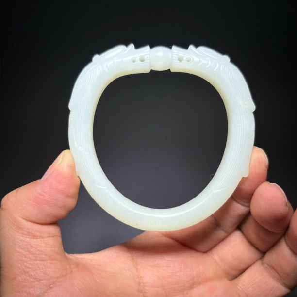 新疆和田玉白玉双龙戏珠文玩贵妃玉镯纯天然真品