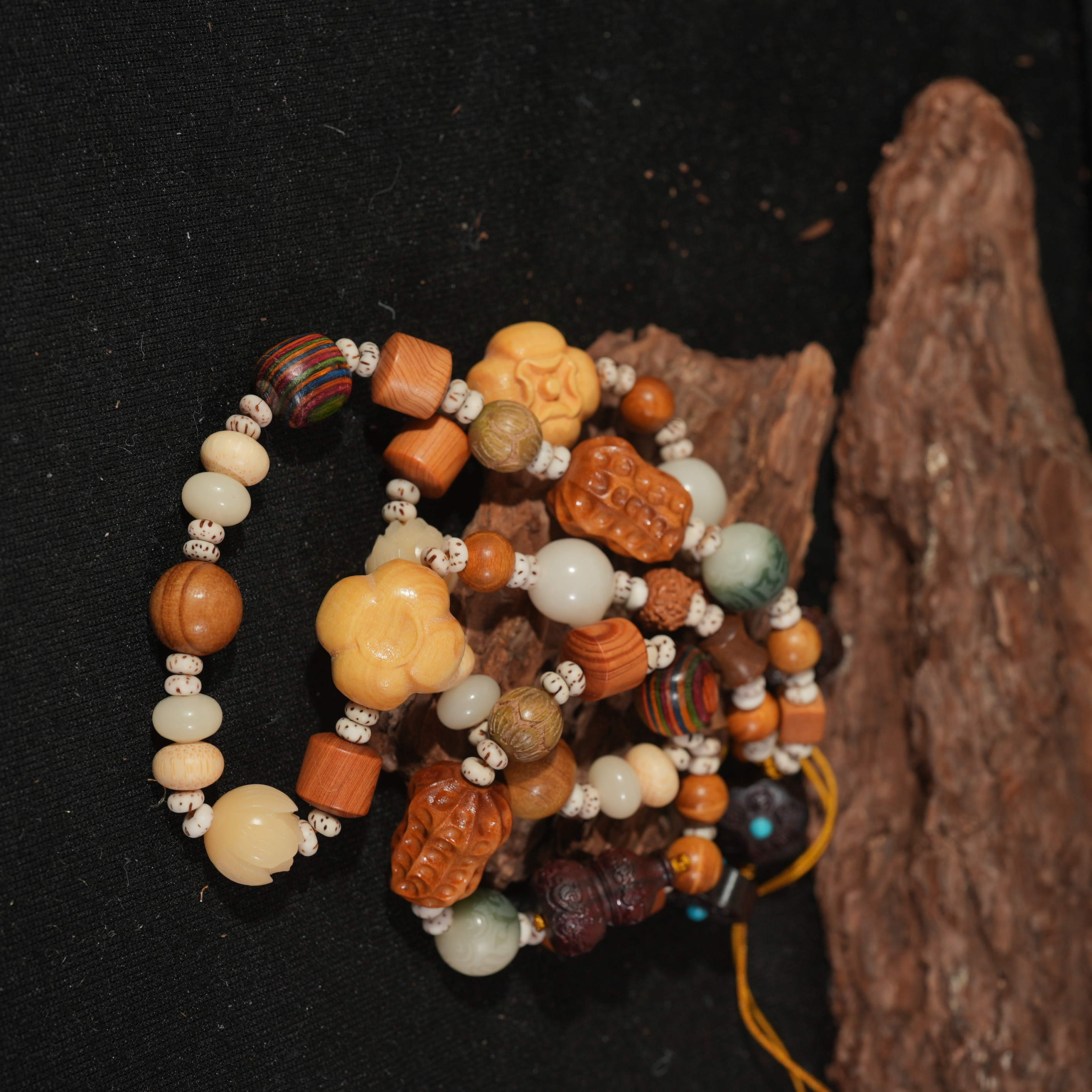 非金属木质手链 香港王老板-饰品手持6m21