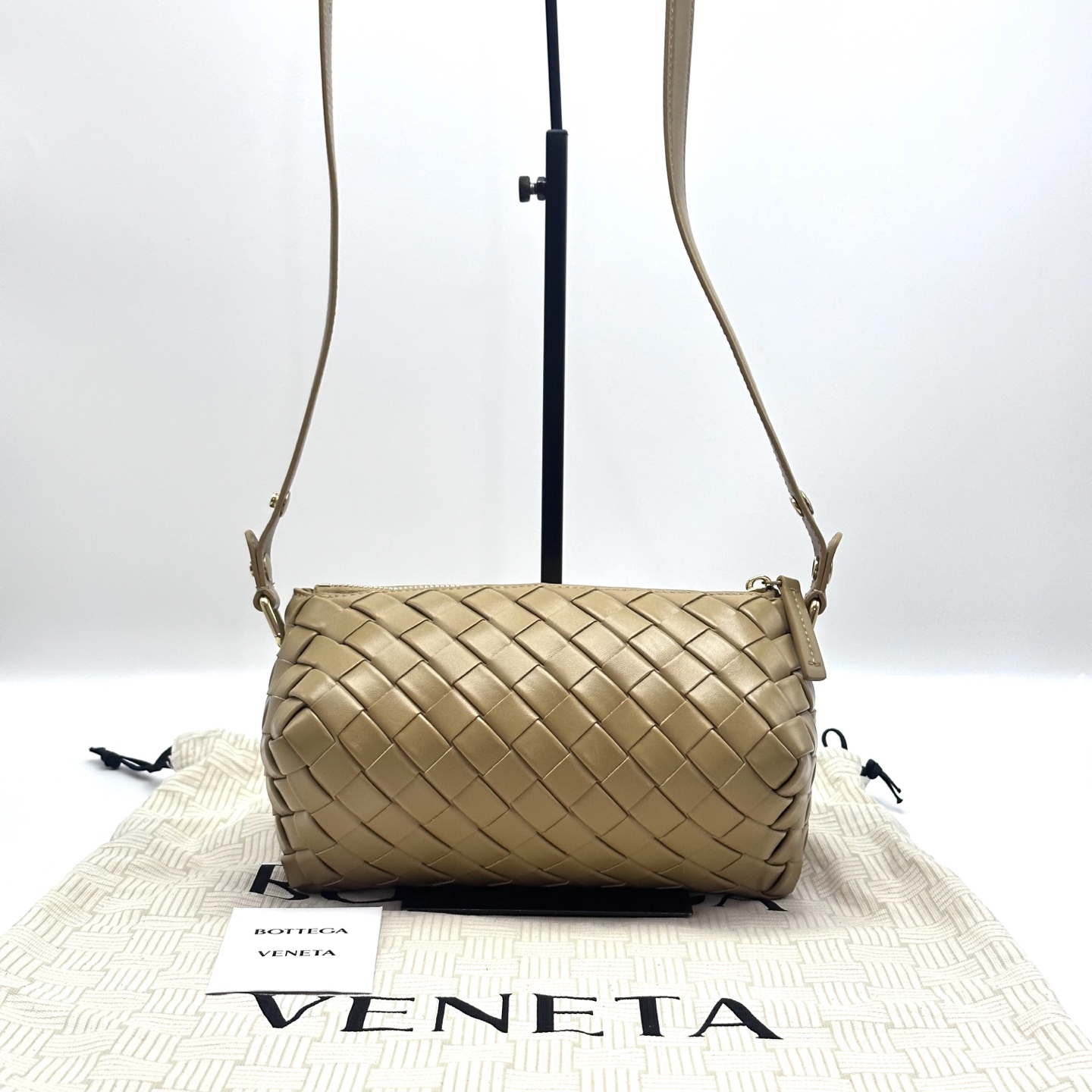 99新 BOTTEGA VENETA/葆蝶家 深果仁棕色金扣单肩斜挎包81036