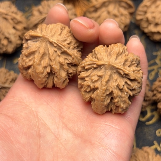 文玩核桃吊坠秦岭核桃22