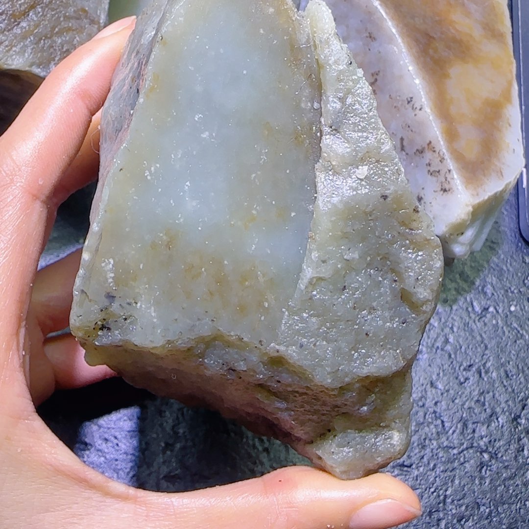 和田玉未镶嵌珠宝半成品