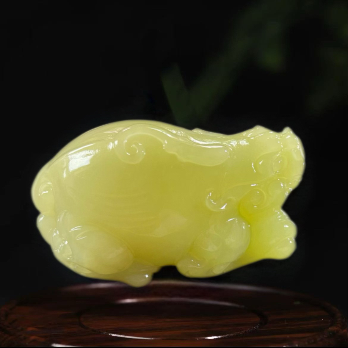 可收藏新疆若羌鸡油黄和田玉貔貅把件摆件招财皮休貔貅天然手把件