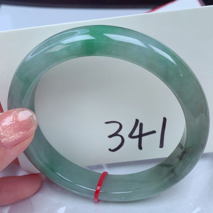 翡翠手镯未镶嵌翡翠