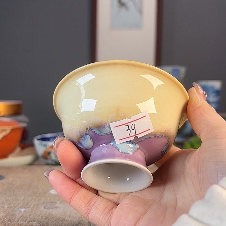 摆件景德镇陶瓷茶杯里