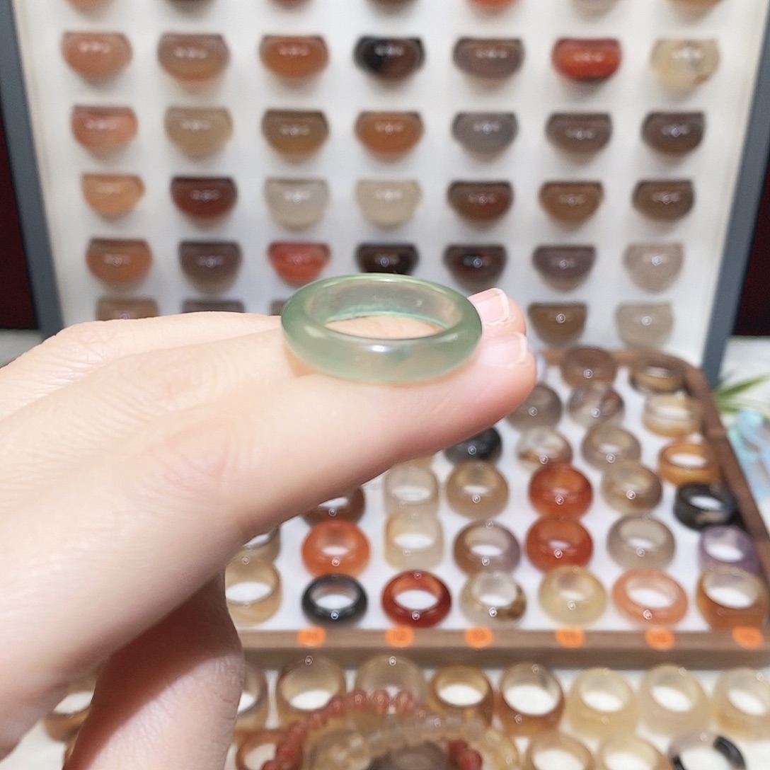 玛瑙/玉髓未镶嵌戒指港20码岫玉不退换