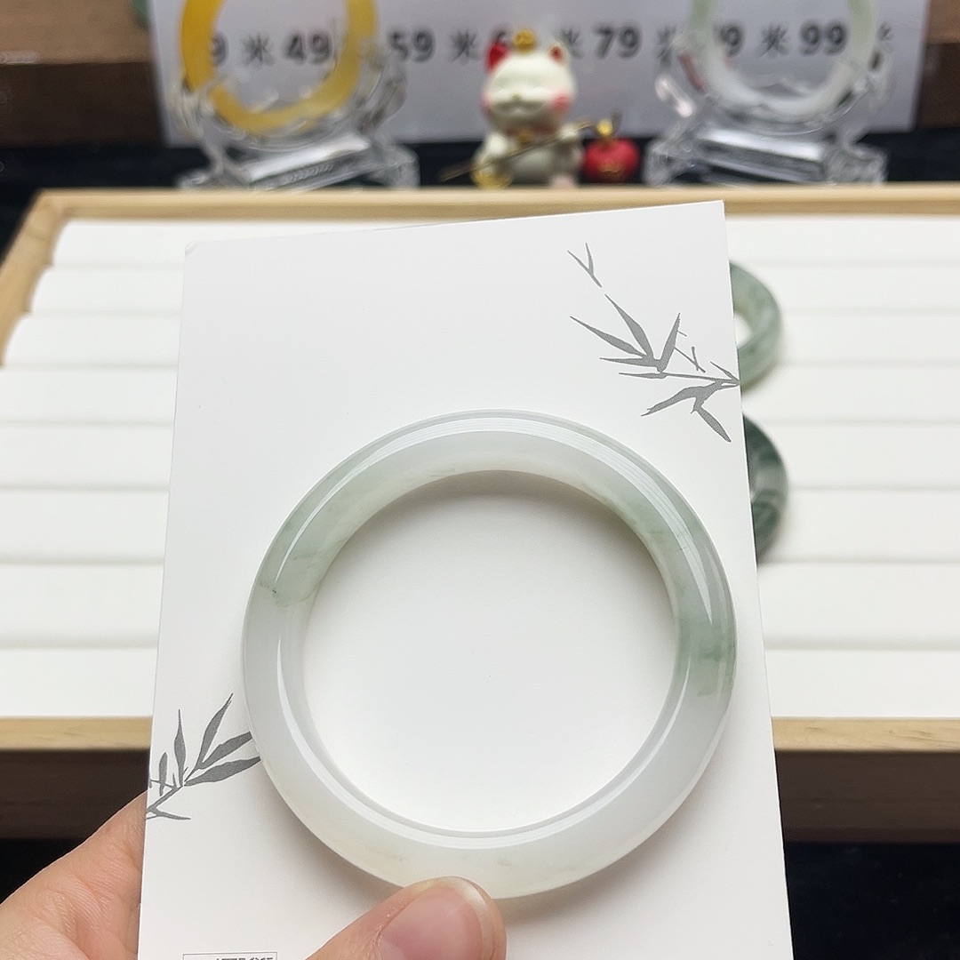 未镶嵌手镯石英质玉7