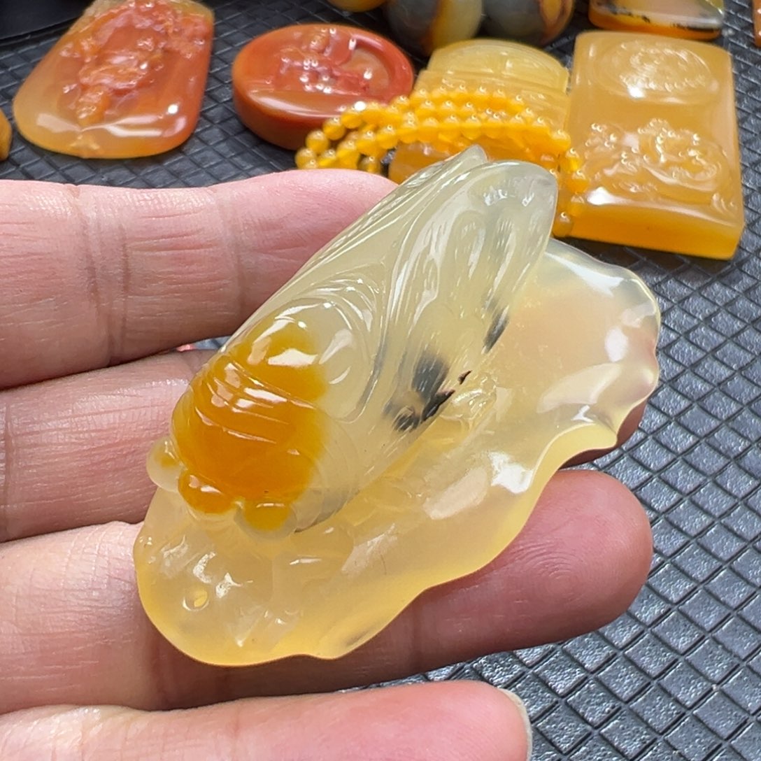 石英质玉未镶嵌颈饰