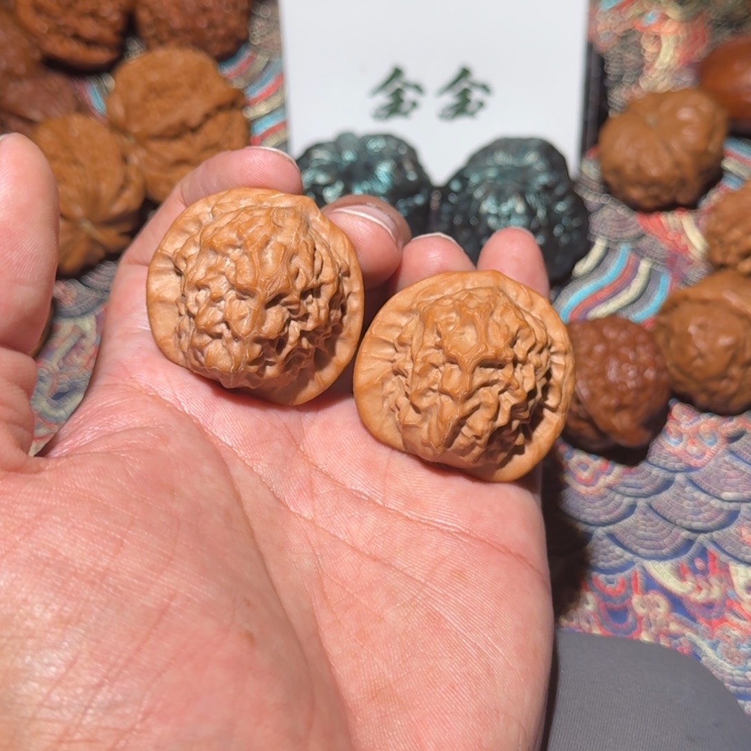 ￴***￴把件文玩核桃339瓷娃娃，尺寸28 36 37