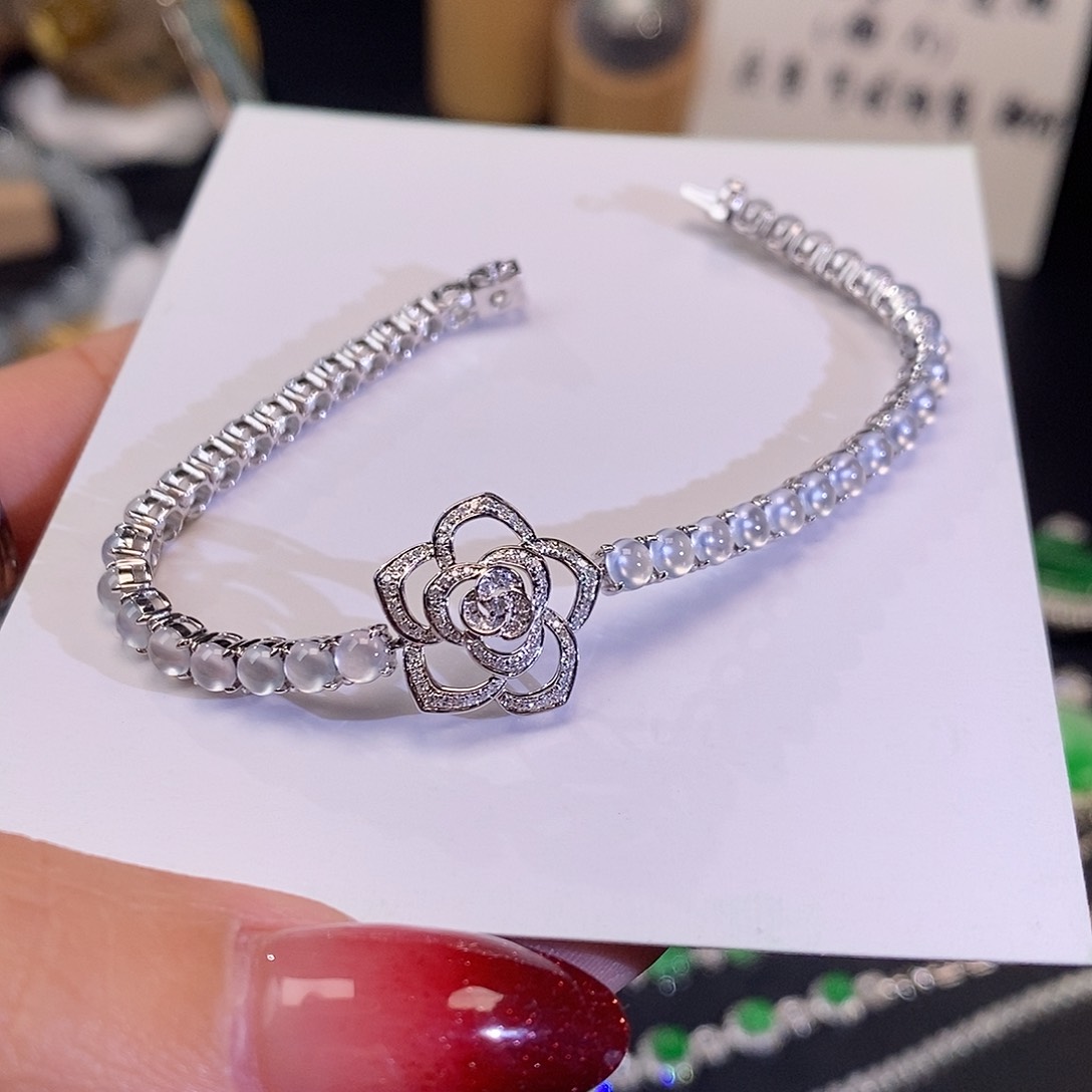 翡翠吊坠(不含链)18K金镶嵌野****子