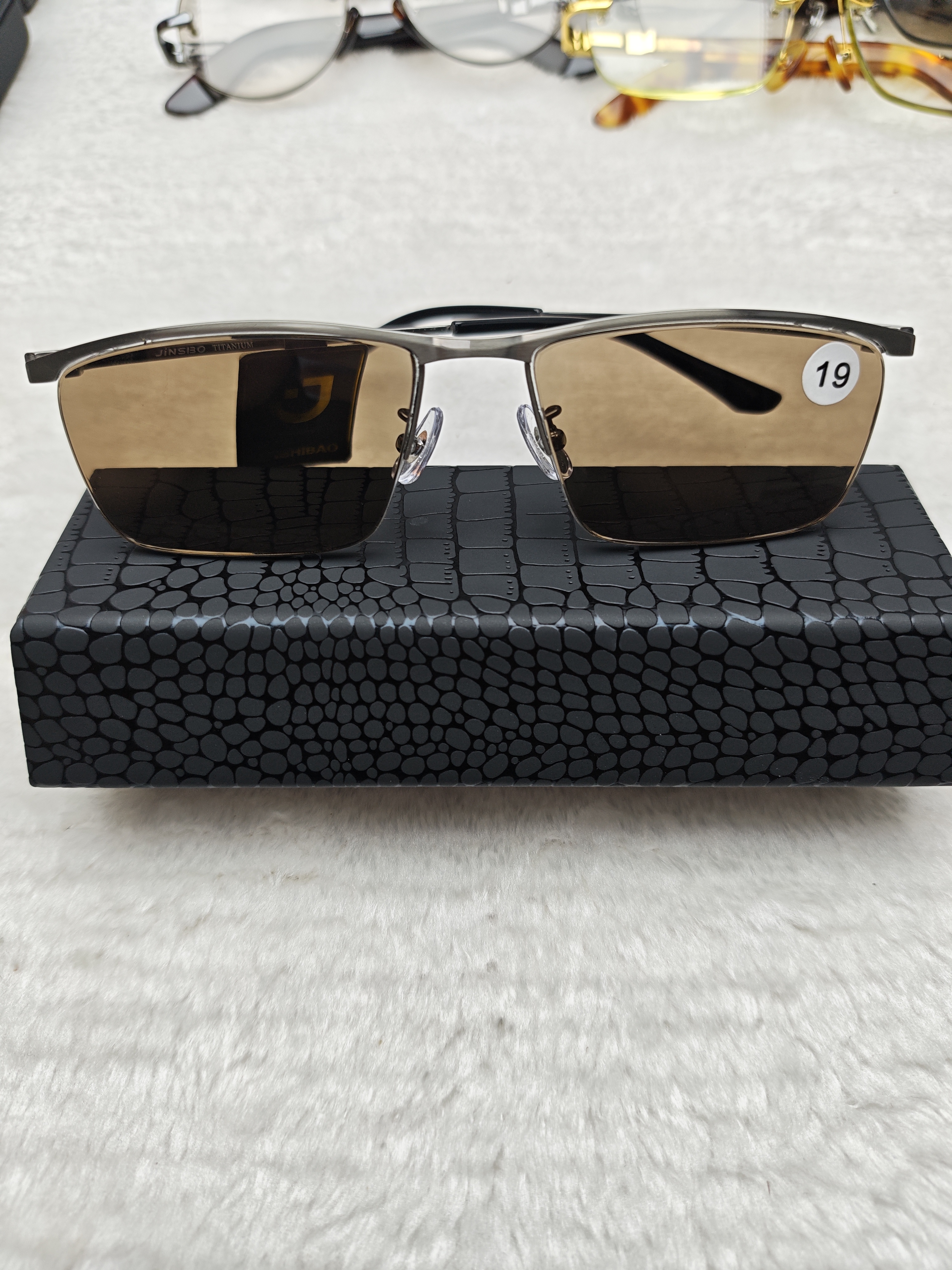 19新款纯钛半经典蛤蟆镜水晶眼镜太阳镜凯迪拉克同款纯天然高档