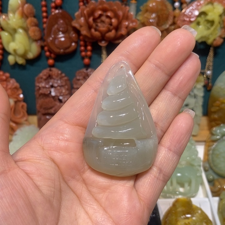 蛇纹石玉未镶嵌颈饰