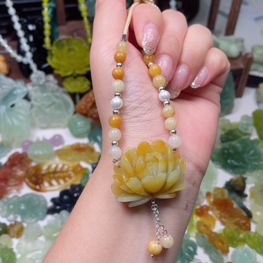 蛇纹石玉未镶嵌颈饰