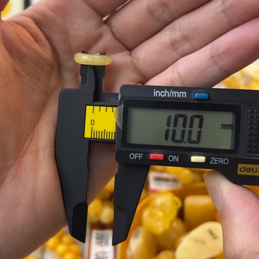 未镶嵌琥珀珠宝奇石