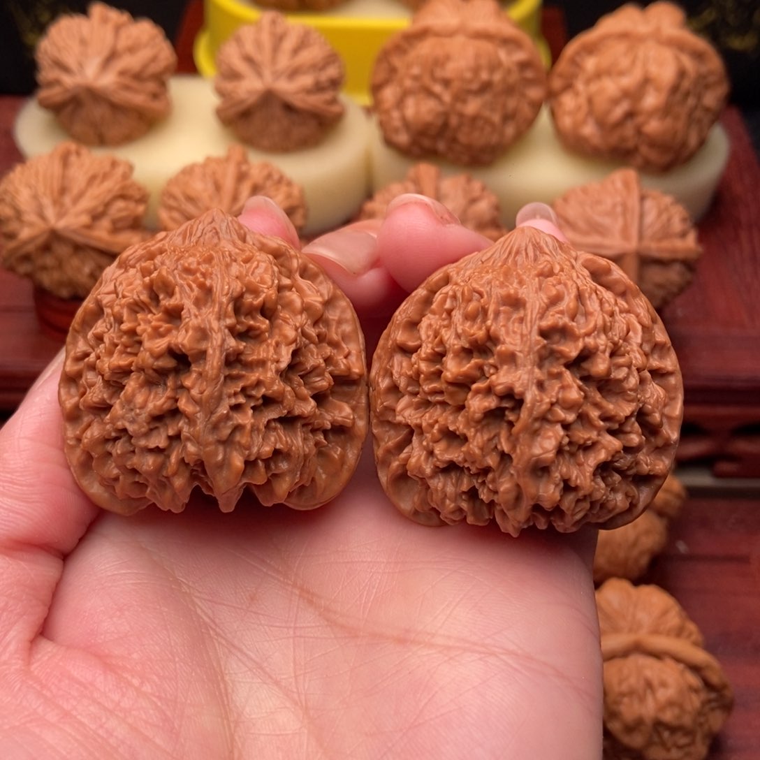 桃核把件满天星狮子头42